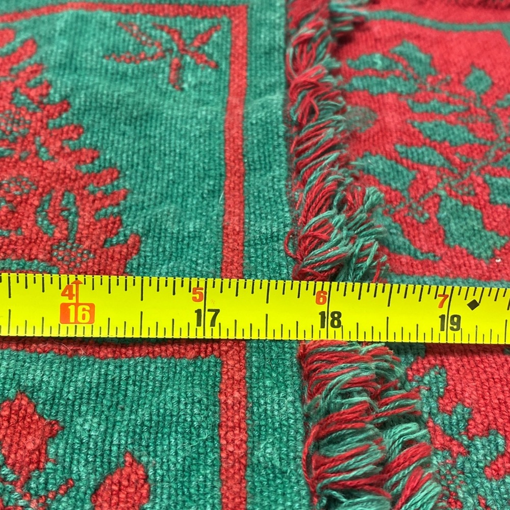 Set of 6 Red Green Tapestry Christmas Placemats Fringed Edges Reversible - Picture 6 of 12